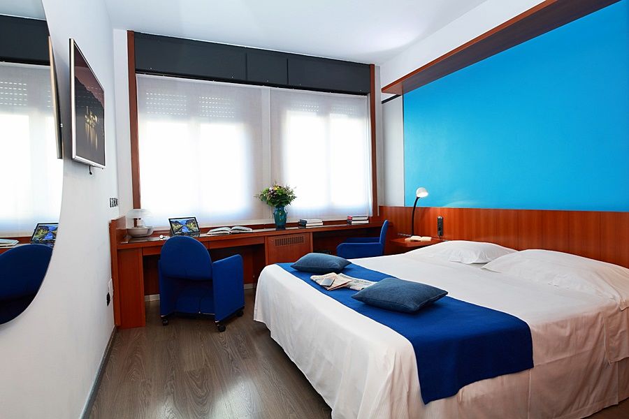 Hotel Mediolanum Esterno foto